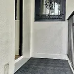 Tiny House Lahnfriede بيت للعطل